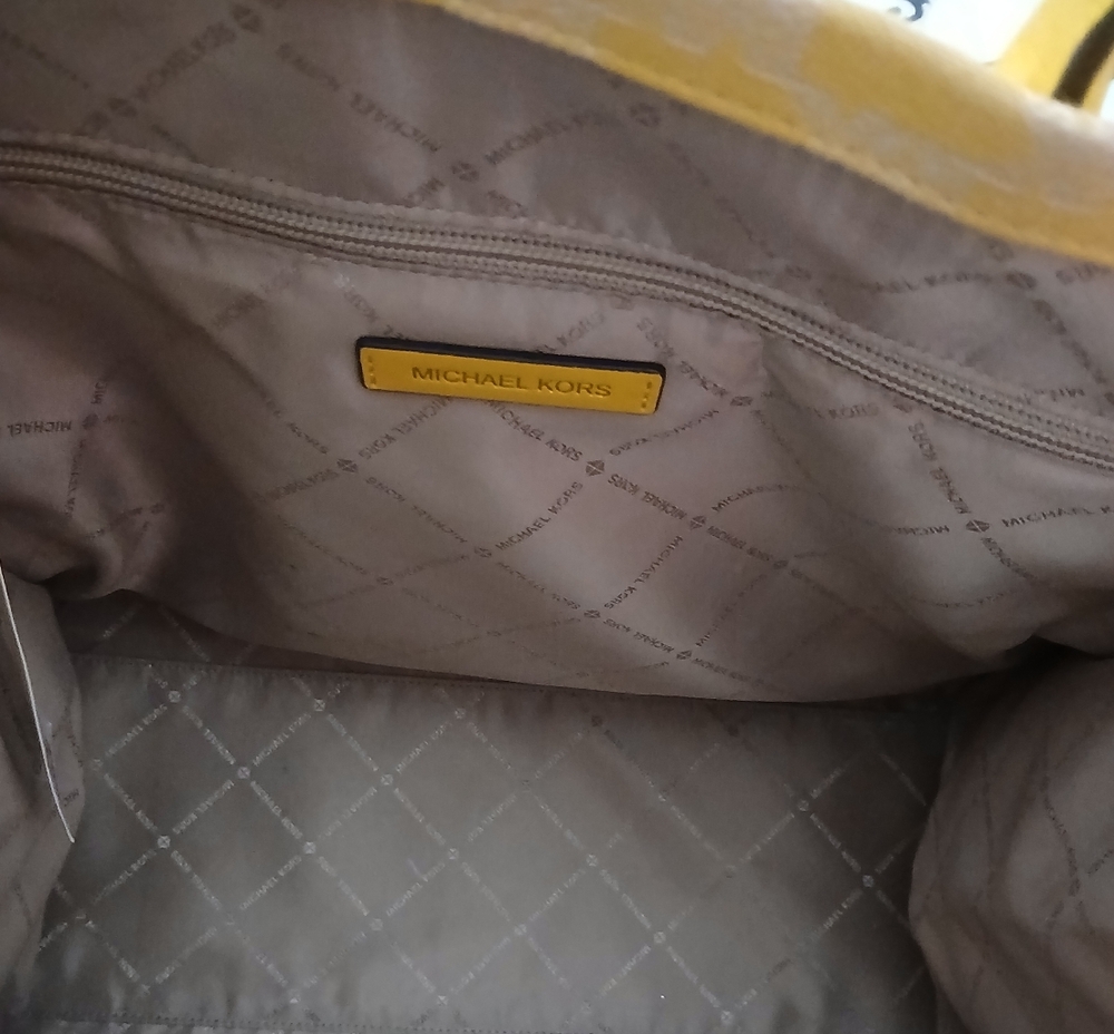 Fabulous Michael Kors Mirella Tote - Picture 14 of 14